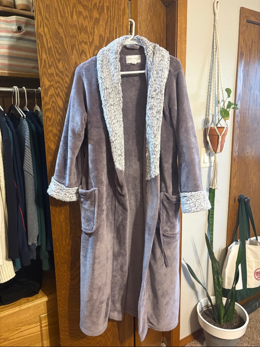 Plush Hooded Robe with Sherpa Trim - Gray